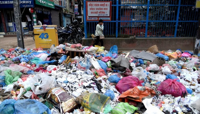 बञ्चरेडाँडामा फोहोर फाल्न नदिने स्थानीयको घोषणा