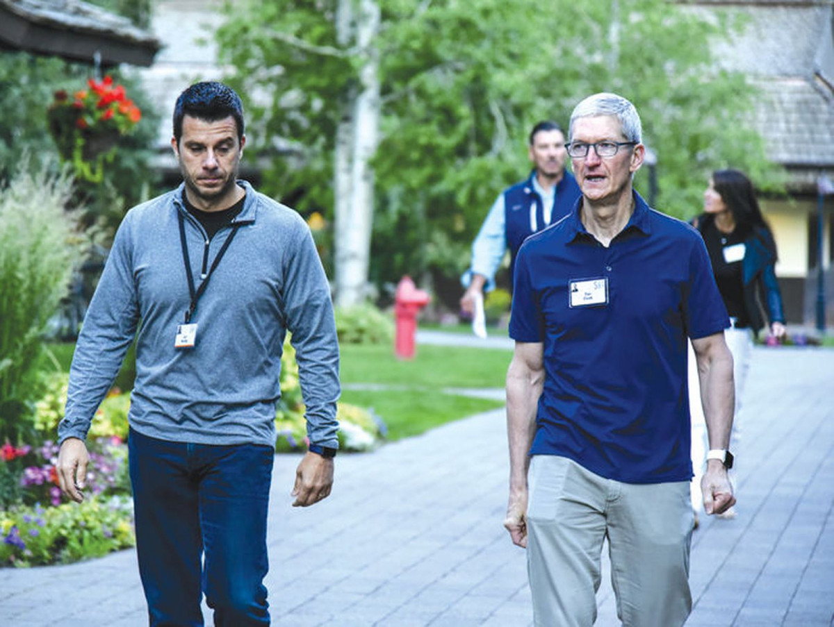 tim cook.jpg