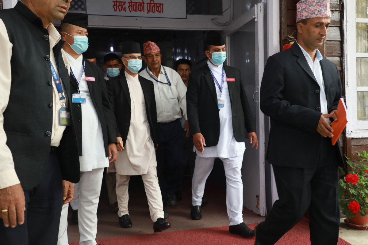 दुई प्रश्नको जवाफ दिएर फर्किए चोलेन्द्र