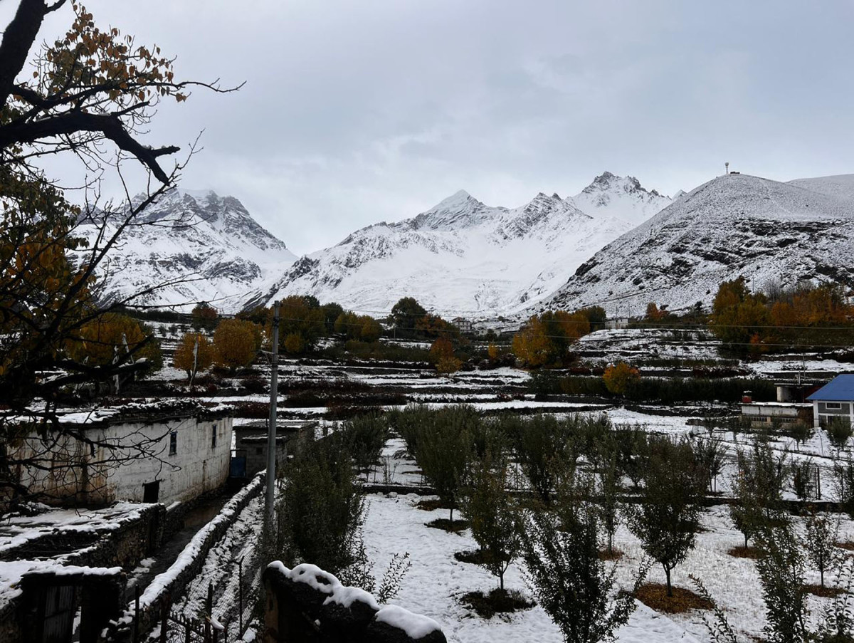 मुस्ताङमा हिमपातपछि निरन्तर वर्षा