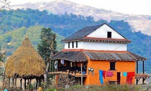 गाउँ घरमा कमेरो माटोको प्रयोग हराउँदै